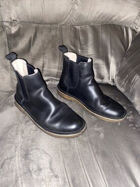 Vintage Clark’s Men's Black Chelsea Boots - Classic Slip-On Leather/ crepe sole